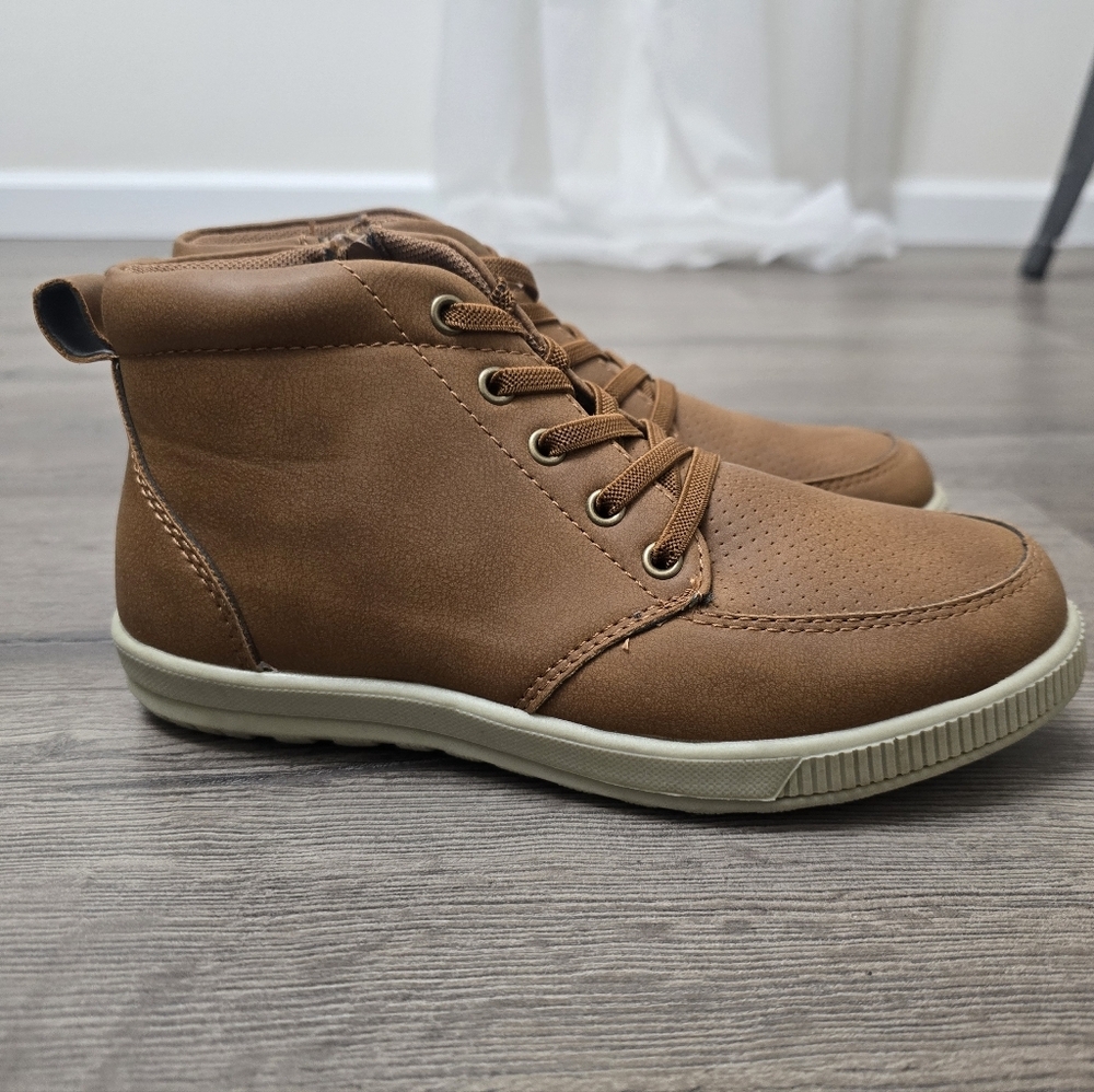 Deer Staggs Nolan Jr Memory Foam Kids Size 3 Tan Brown
